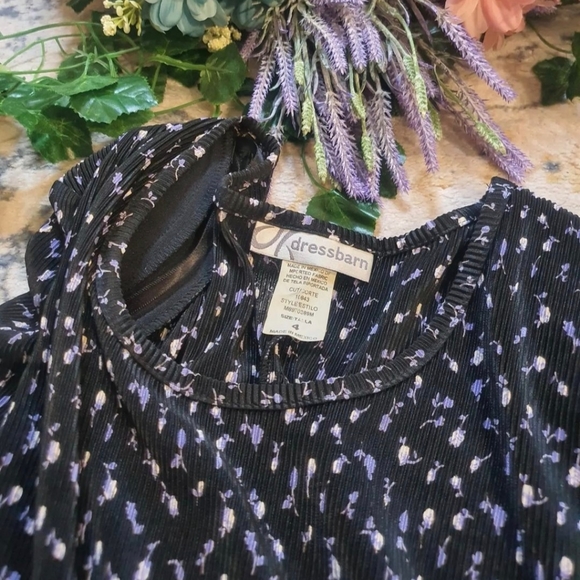 Dressbarn pleated dainty floral sundress - Picture 2 of 3